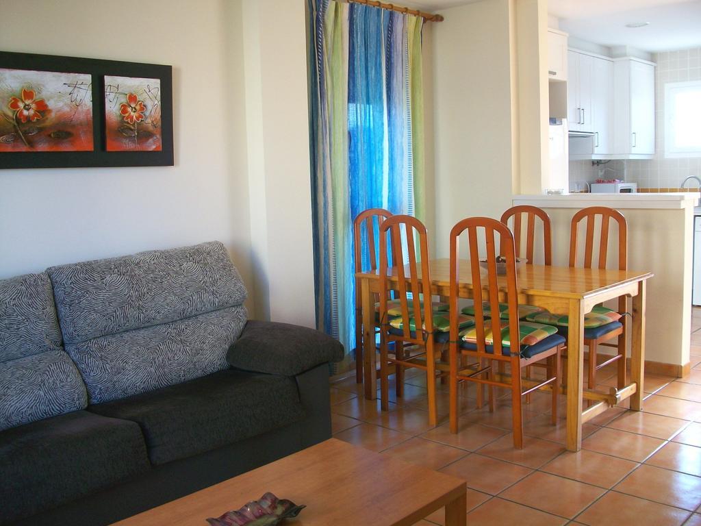 Apartamentos Par Tres - Oliva Nova Værelse billede