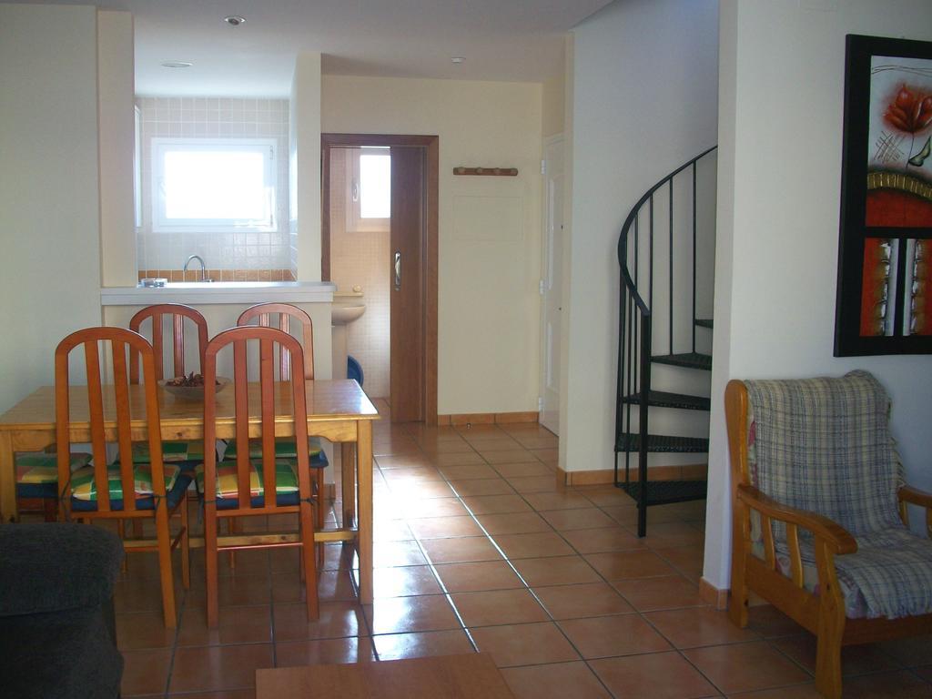 Apartamentos Par Tres - Oliva Nova Værelse billede