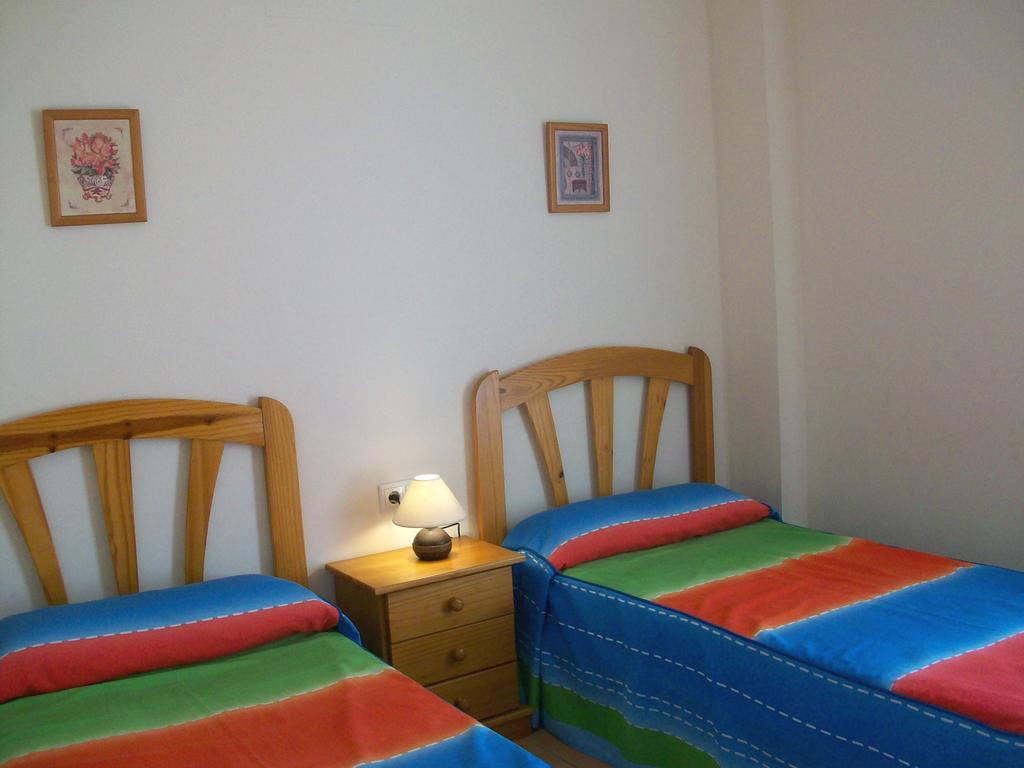 Apartamentos Par Tres - Oliva Nova Værelse billede